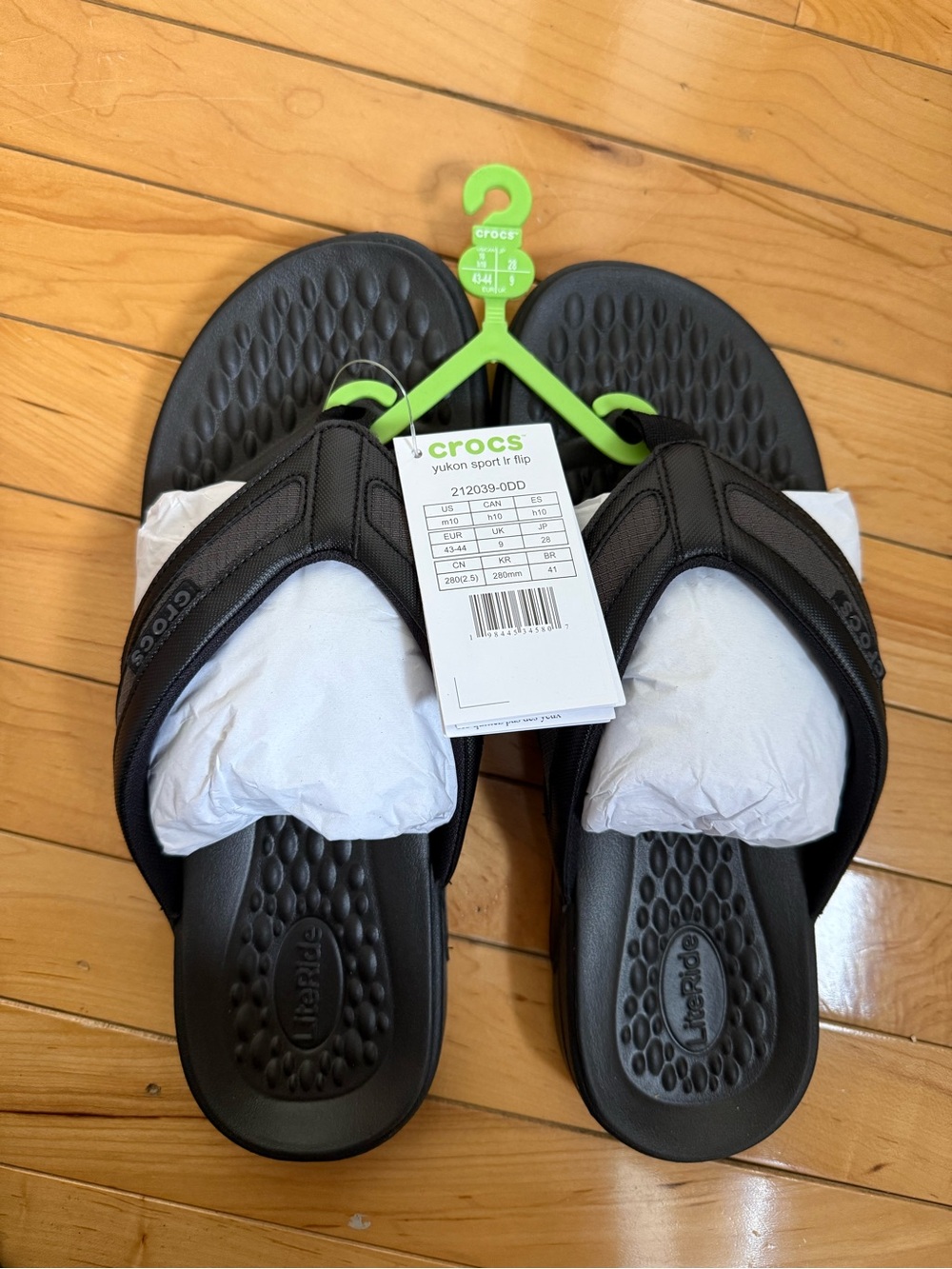 New In Bag Crocs Men's Yukon Vista II LiteRide Black Flip Flops Sandals Size 10